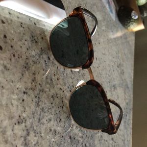 Quay Flint Sunglasses
